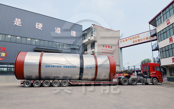 危废污泥烘干设备运输现场